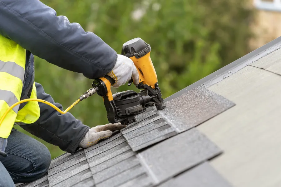 We offer shingle roofing in Visalia, CA.